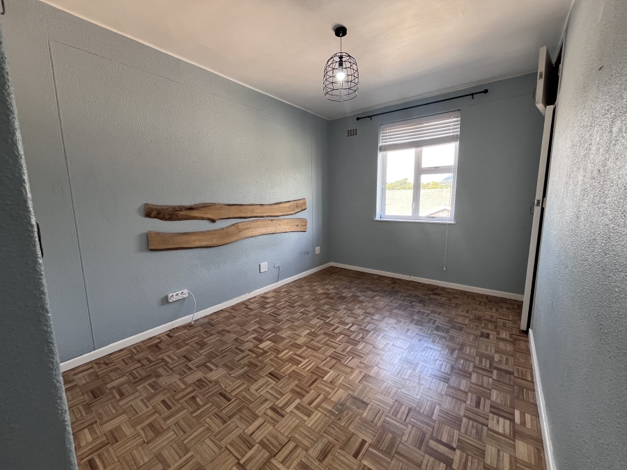 2 Bedroom Property for Sale in Claremont Village Western Cape